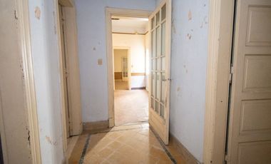 Planta baja  de 4 dormitorios en el centro