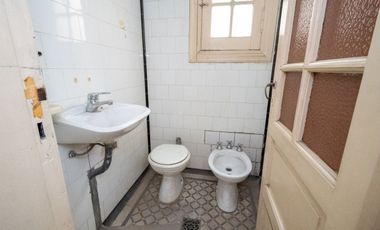 Planta baja  de 4 dormitorios en el centro