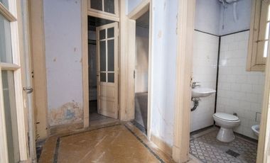 Planta baja  de 4 dormitorios en el centro