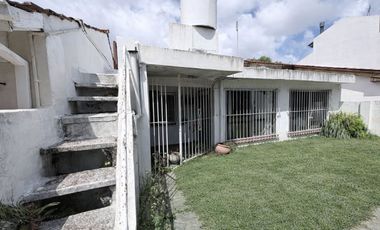 CASA 4 AMBIENTES VENTA OLIVOS A RECICLAR