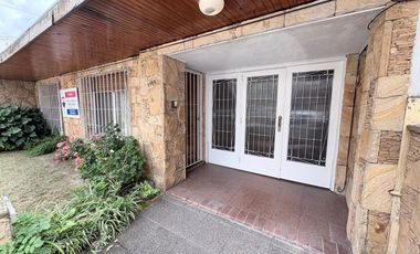 CASA 4 AMBIENTES VENTA OLIVOS A RECICLAR