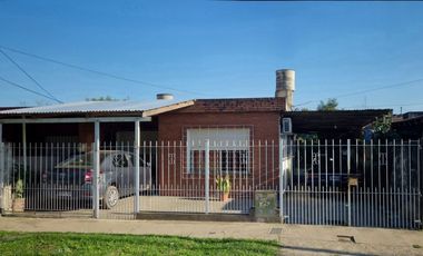 CASA 4 ambientes EN VENTA en BOSQUES