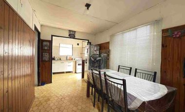 CASA EN VENTA BERAZATEGUI 2 dormitorios con patio