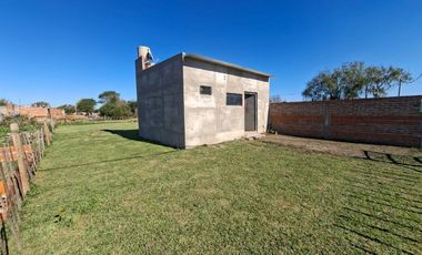 Monoambiente a terminar, gran terreno, Santo Tomé