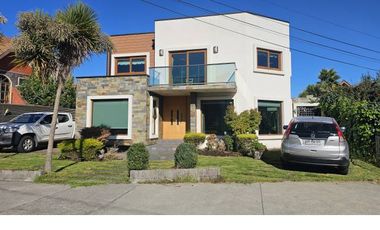 Venta Casa en San Pedro de la Paz Huertos Familiares 5 dormitorios 4 baños