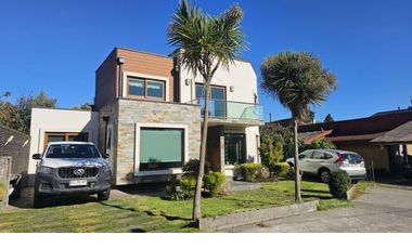 Venta Casa en San Pedro de la Paz Huertos Familiares 5 dormitorios 4 baños