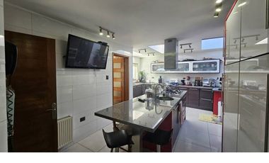 Venta Casa en San Pedro de la Paz Huertos Familiares 5 dormitorios 4 baños