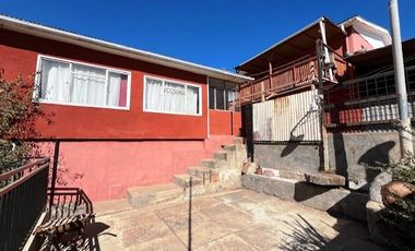 Casa 165 m2 Construidos, 6 Habitaciones, Cerro Placeres, Val