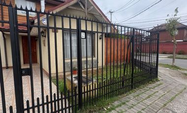 Casa en venta c/ estacionamiento en San Pedro de la Paz