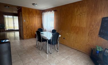 Casa en venta c/ estacionamiento en San Pedro de la Paz