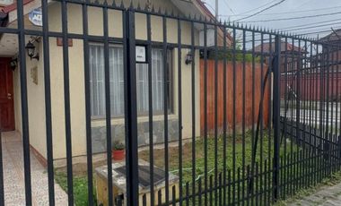 Casa en venta c/ estacionamiento en San Pedro de la Paz