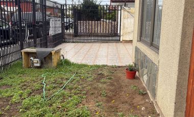 Casa en venta c/ estacionamiento en San Pedro de la Paz