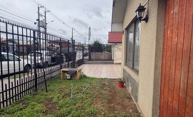 Casa en venta c/ estacionamiento en San Pedro de la Paz