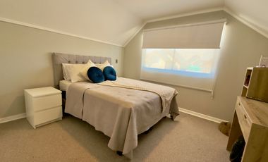 Casa de 3 dormitorios en arriendo en condominio en Chicureo