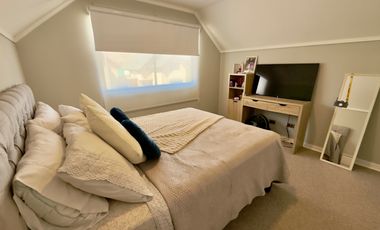 Casa de 3 dormitorios en arriendo en condominio en Chicureo