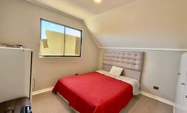 Casa de 3 dormitorios en arriendo en condominio en Chicureo