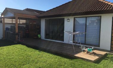 VENTA DE CASA DE UN PISO EN EL MEJOR SECTOR DE CHILLÁN