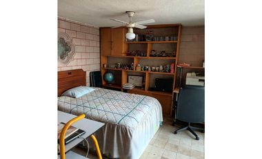 CASA MUY CÓMODA CON BUENOS ESPACIOS
