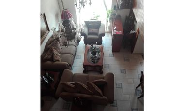 CASA MUY CÓMODA CON BUENOS ESPACIOS