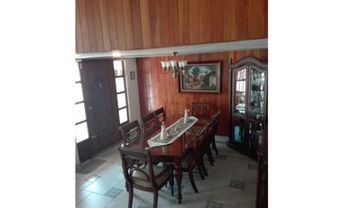 CASA MUY CÓMODA CON BUENOS ESPACIOS