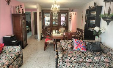 CÓMODA Y AMPLIA CASITA DE DOS NIVELES