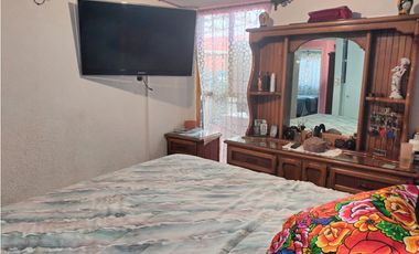 CÓMODA Y AMPLIA CASITA DE DOS NIVELES