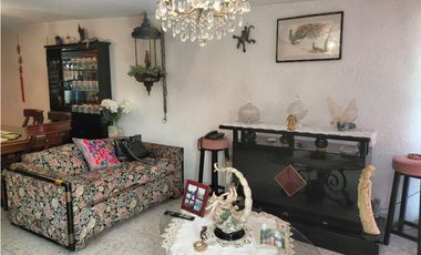 CÓMODA Y AMPLIA CASITA DE DOS NIVELES