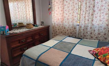 CÓMODA Y AMPLIA CASITA DE DOS NIVELES