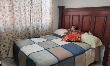 CÓMODA Y AMPLIA CASITA DE DOS NIVELES