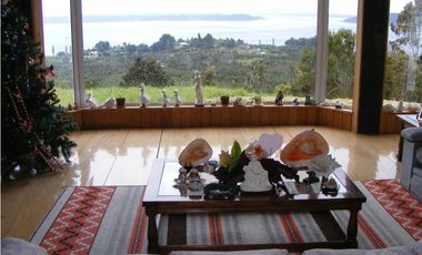 Amplia casa con gran vista al mar en Puerto Montt