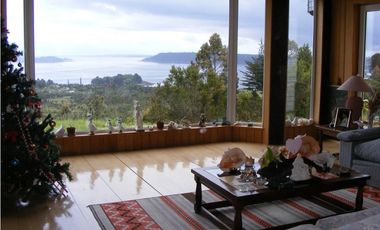 Amplia casa con gran vista al mar en Puerto Montt