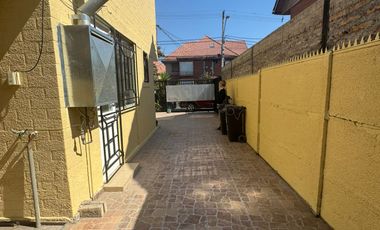 ARRIENDO HERMOSA  CASA EN ALTOS DE QUILICURA DE 3 PISOS