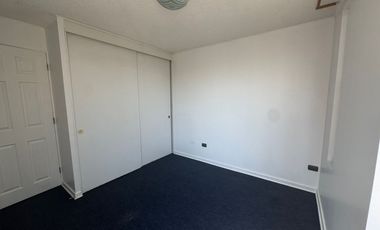 ARRIENDO HERMOSA  CASA EN ALTOS DE QUILICURA DE 3 PISOS