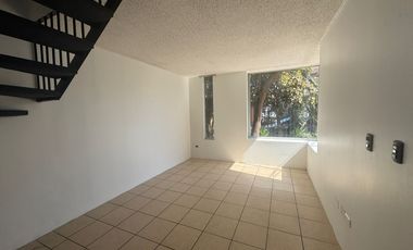 ARRIENDO HERMOSA  CASA EN ALTOS DE QUILICURA DE 3 PISOS