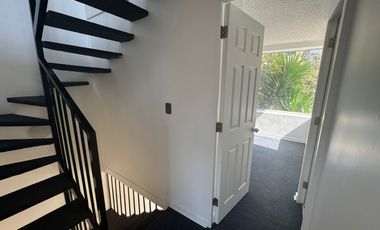 ARRIENDO HERMOSA  CASA EN ALTOS DE QUILICURA DE 3 PISOS