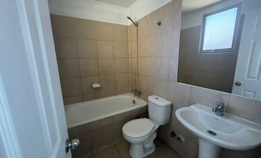 ARRIENDO HERMOSA  CASA EN ALTOS DE QUILICURA DE 3 PISOS