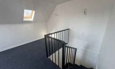 ARRIENDO HERMOSA  CASA EN ALTOS DE QUILICURA DE 3 PISOS