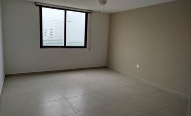 Estrena casa de 4 recámaras en Puerta Real, estudio, rec. planta baja.