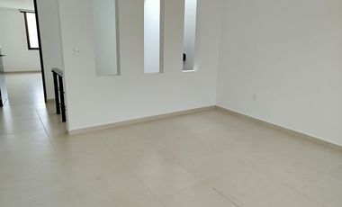 Estrena casa de 4 recámaras en Puerta Real, estudio, rec. planta baja.