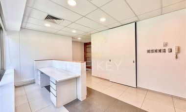 Oficina en Arriendo en Av. Santa María - Av. El Cerro