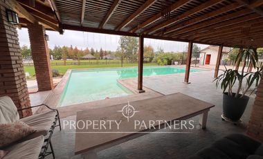 Gran casa en exclusivo condominio cerca de Curicó