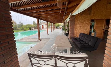 Gran casa en exclusivo condominio cerca de Curicó