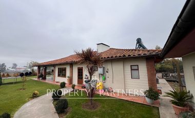 Gran casa en exclusivo condominio cerca de Curicó