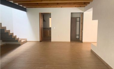 CASA EN RENTA, AVNDARO