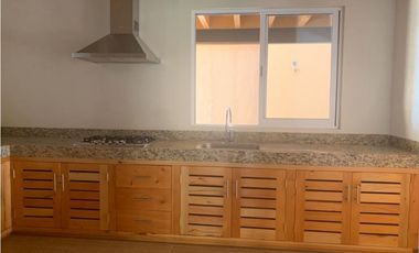 CASA EN RENTA, AVNDARO