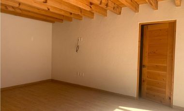 CASA EN RENTA, AVNDARO