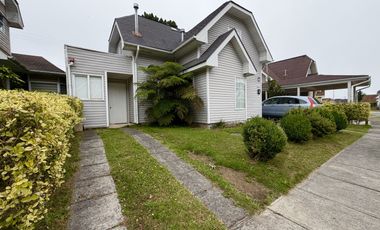 Se arrienda hermosa casa en condominio alto del bosque VALLE VOLCANES
