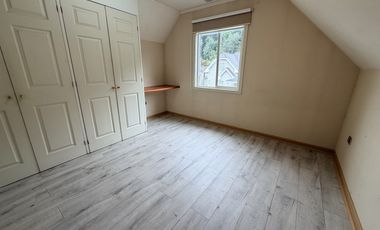 Se arrienda hermosa casa en condominio alto del bosque VALLE VOLCANES