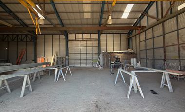 Se arrienda bodega urbana 322 m2