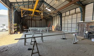 Se arrienda bodega urbana 322 m2